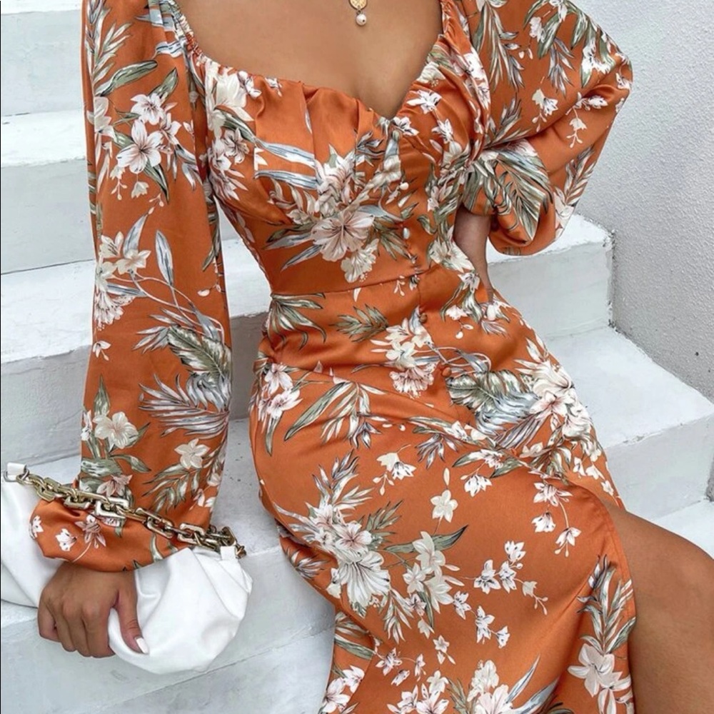 SHEIN floral print , sweetheart neck. MIDI dress with slit. Worn once